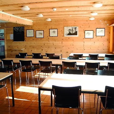 Youth Hostel *